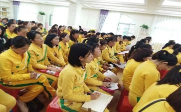 幼儿园小小班保育员工作总结6篇