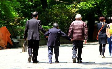 关爱老人心得体会800字5篇