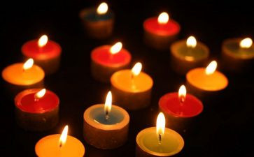 《蜡烛》作文精选8篇