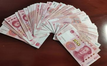 我与钱的故事作文7篇