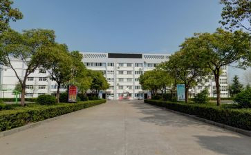 我的校园生活作文参考7篇