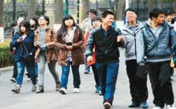 大学生在校里的工作总结5篇